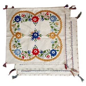 Taies en coton brodé 70s