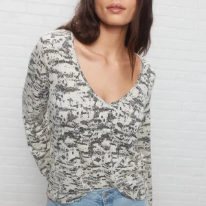 Brouah | Chandail crème à motif et foulard intégré