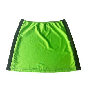 Jenna de Rosnay mini-jupe