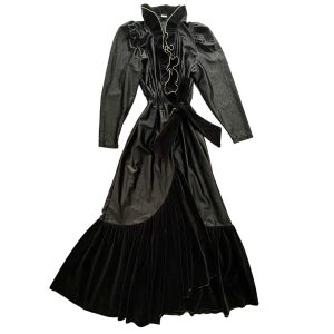 Manteau léger d’interieur noir doré